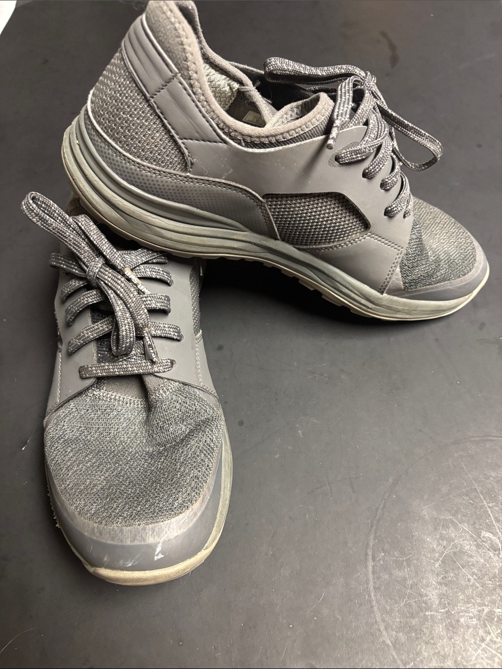 Men's Athletic Lace-Up Sneakers in Grey